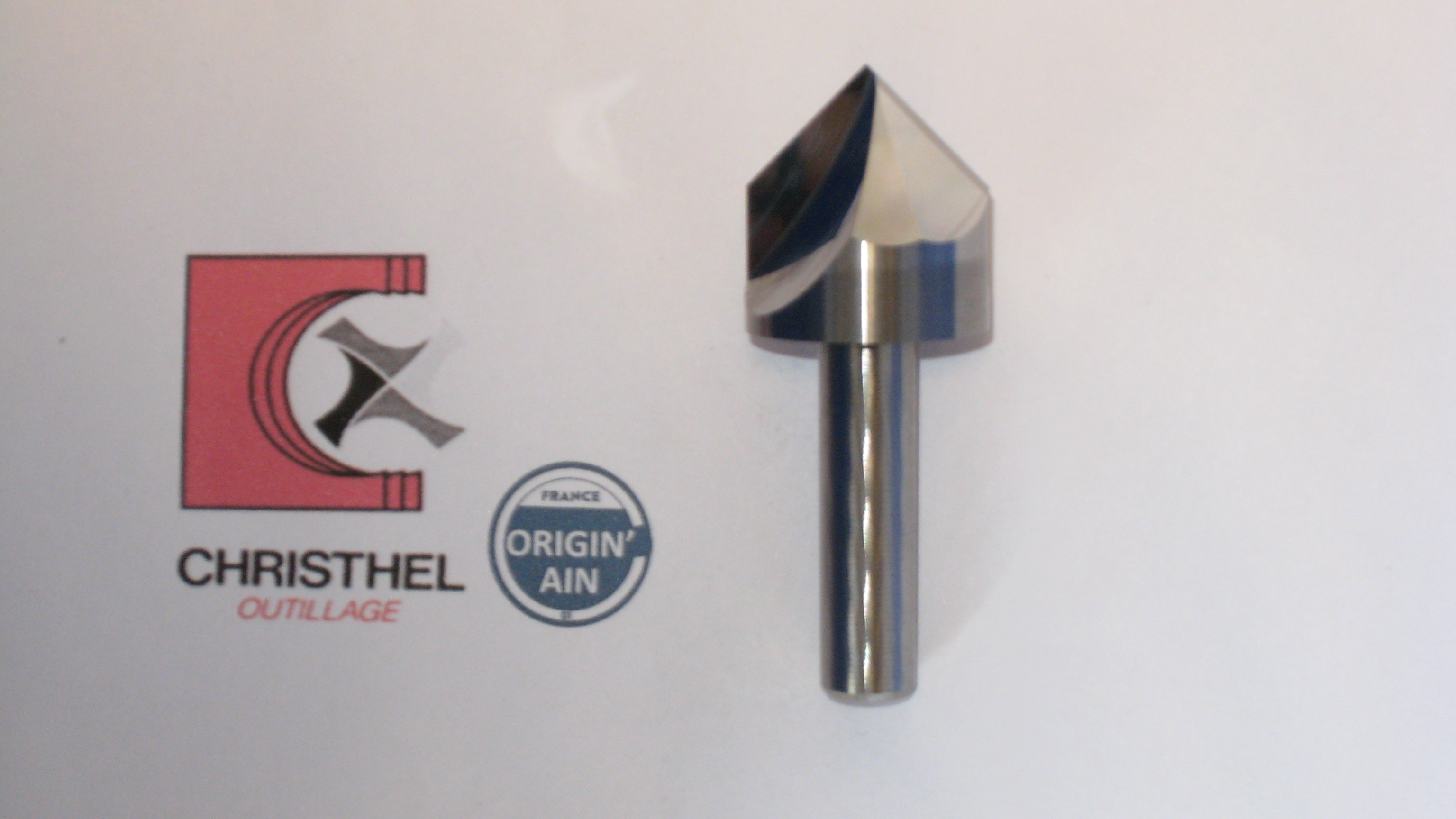 FRAISE A CHANFREINER 2 DENTS DROITES Ø 20 PENTE A 45 DEGRES QUEUE Ø8 17866